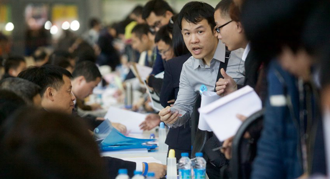 深圳&ldquo;限牌&rdquo;末班车申请公证首日爆棚 预约号超5万