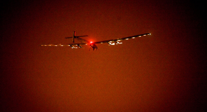 &ldquo;阳光动力2号&rdquo;太阳能飞机飞临重庆