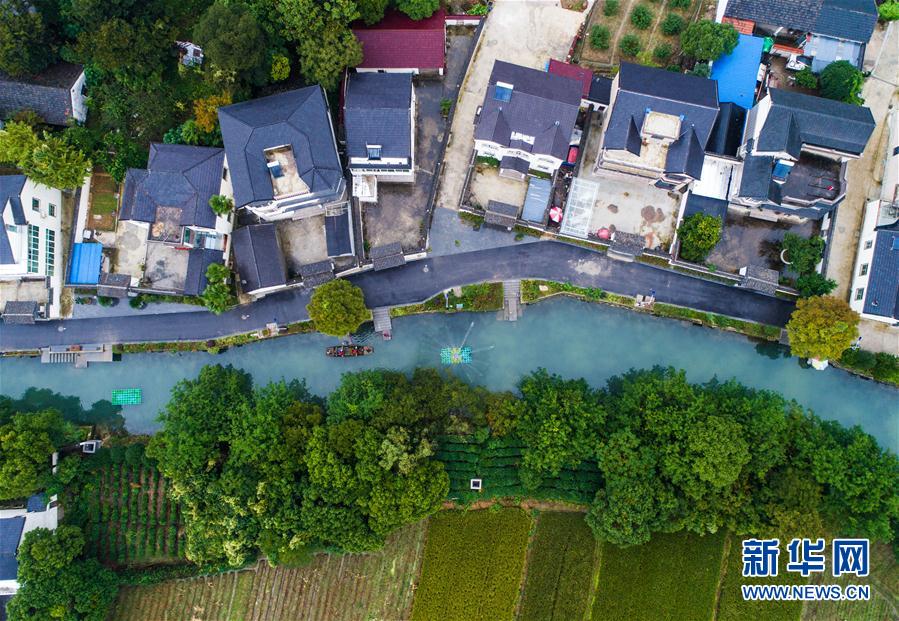 （砥砺奋进的五年&middot;长江经济带）（2）江南水乡&ldquo;河长制&rdquo; 共护乡村一池清水