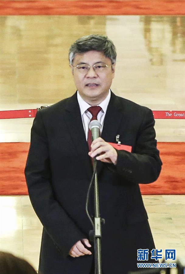 （十九大&middot;党代表通道）（12）采访党代表