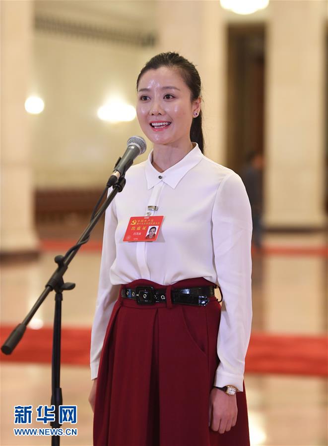 （十九大&middot;党代表通道）（14）采访党代表