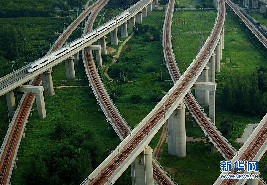 （十九大时光·图文互动）（1）民生美景令人憧憬　美好生活召唤奋斗——来自基层蹲点现场的报道 