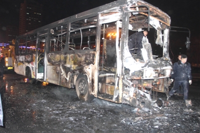 跑着跑着103公交着了