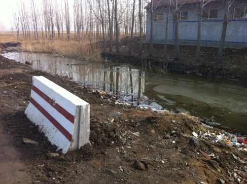 事故发生现场，事故校车已被清理。