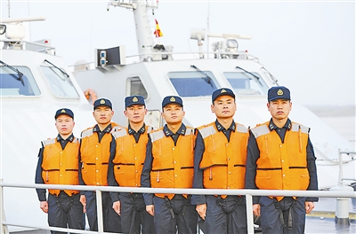 开路先锋破雷阵 ――记东海舰队某扫雷舰大队