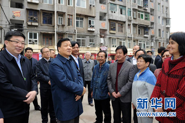 刘云山在湖北调研时强调 对准人民群众关切期