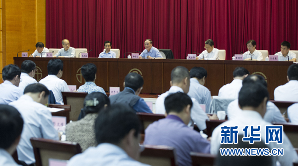 7月16日,中共中央政治局常委、中央纪委书记、中央巡视工作领导小组组长王岐山在北京出席2014年中央第二轮巡视工作动员部署会并讲话。新华社记者黄敬文 摄 7月16日,中共中央政治局常委、中央纪委书记、中央巡视工作领导小组组长王岐山在北京出席2014年中央第二轮巡视工作动员部署会并讲话。新华社记者黄敬文 摄