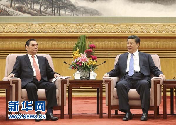 8月27日,中共中央总书记、国家主席习近平在北京人民大会堂会见越南共产党中央总书记特使、越共中央政治局委员、书记处常务书记黎鸿英。新华社记者丁林摄 8月27日,中共中央总书记、国家主席习近平在北京人民大会堂会见越南共产党中央总书记特使、越共中央政治局委员、书记处常务书记黎鸿英。新华社记者丁林摄