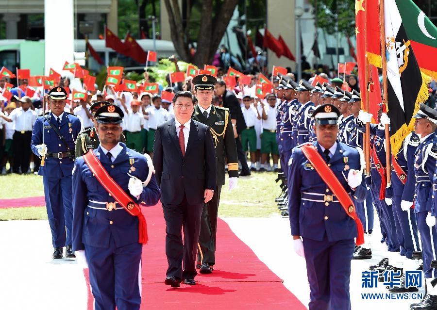9月15日,国家主席习近平同马尔代夫总统亚明在马累举行会谈。会谈前,亚明在共和国广场为习近平举行欢迎仪式。 新华社记者 马占成 摄 9月15日,国家主席习近平同马尔代夫总统亚明在马累举行会谈。会谈前,亚明在共和国广场为习近平举行欢迎仪式。 新华社记者 马占成 摄