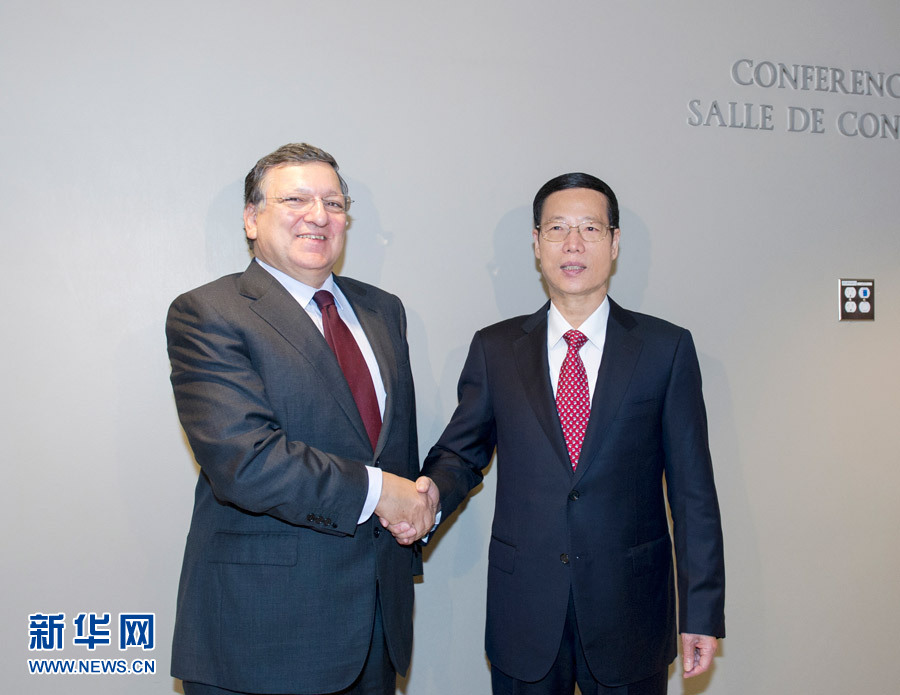 9月23日，正在纽约出席联合国气候峰会的国家主席习近平特使、国务院副总理张高丽在纽约联合国总部会见欧盟委员会主席巴罗佐。新华社记者王晔摄 