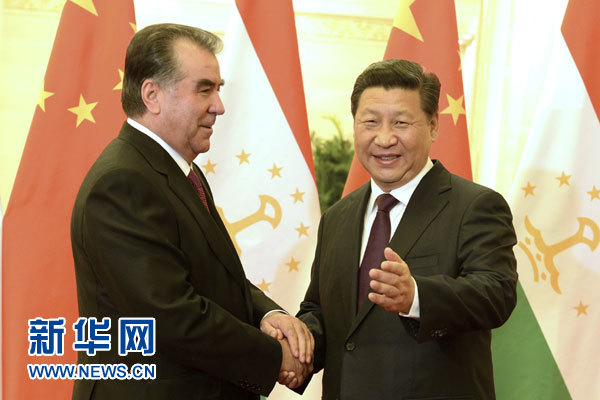 11月7日，国家主席习近平在北京人民大会堂会见塔吉克斯坦总统拉赫蒙。 新华社记者 刘建生 摄