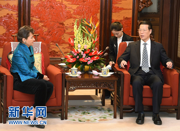 11月17日,中共中央政治局常委、国务院副总理张高丽在北京中南海紫光阁会见联合国气候变化框架公约秘书处执行秘书菲格雷斯。 新华社记者刘建生 摄 11月17日,中共中央政治局常委、国务院副总理张高丽在北京中南海紫光阁会见联合国气候变化框架公约秘书处执行秘书菲格雷斯。 新华社记者刘建生 摄