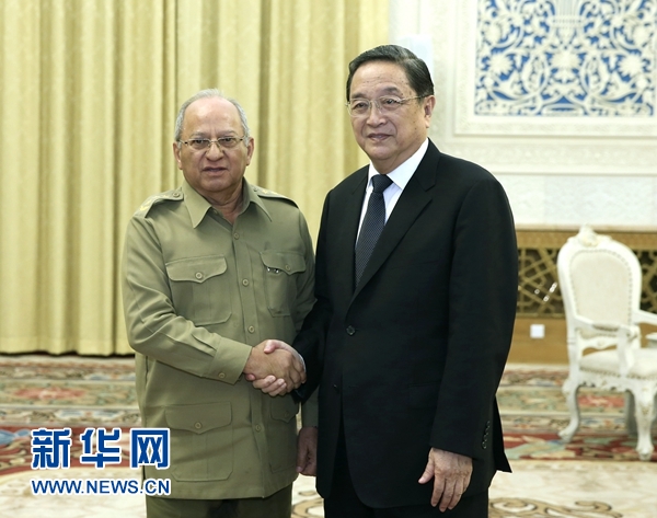 12月11日,中共中央政治局常委、全国政协主席俞正声在北京会见古巴共产党中央政治局委员、革命武装力量部部长辛特拉。 新华社记者 庞兴雷摄 12月11日,中共中央政治局常委、全国政协主席俞正声在北京会见古巴共产党中央政治局委员、革命武装力量部部长辛特拉。 新华社记者 庞兴雷摄