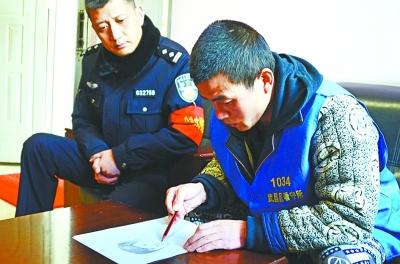 武汉流浪汉抢劫同行 被抓后找到失散21年母亲