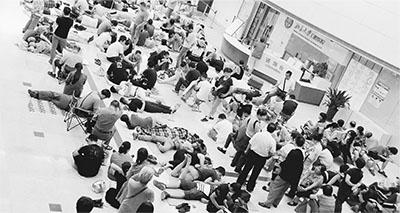 党报聚焦看病难：患者同仁医院挂号遭号贩子威胁