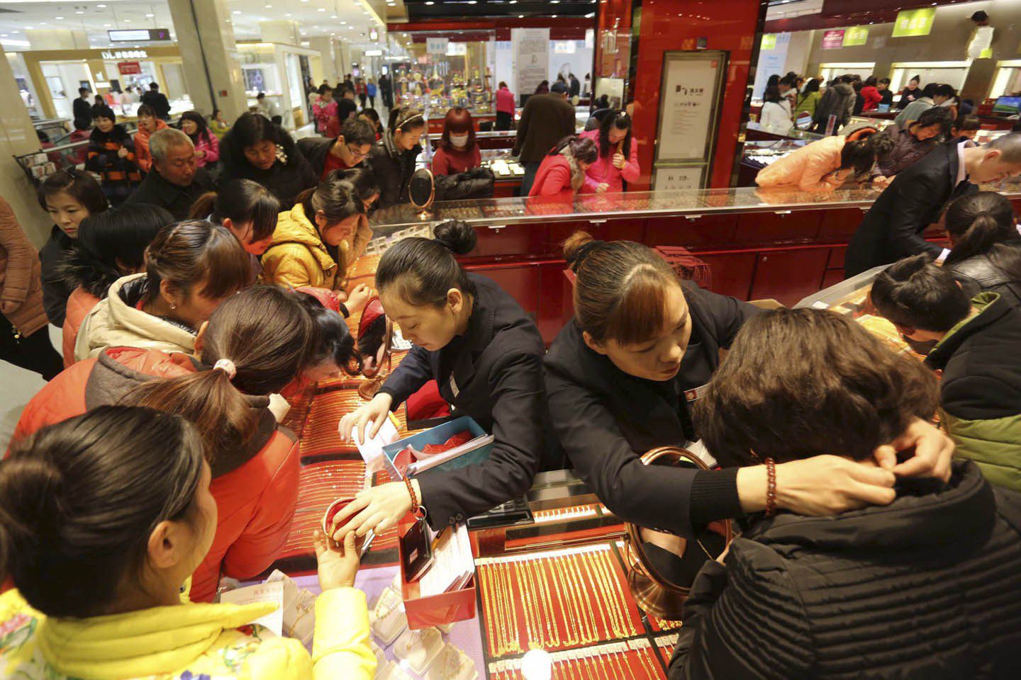 为金而狂：盘点中国人的“黄金热” -新华时政-新华网