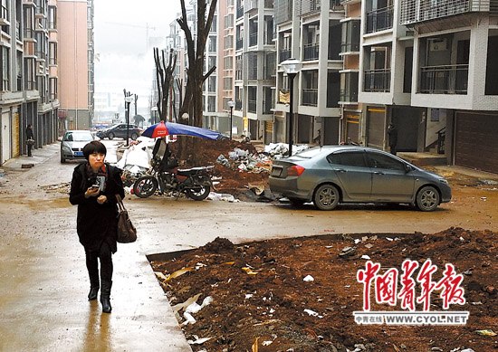 湖南一公安局集资建楼成问题房天花板开裂房顶漏水