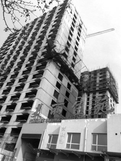 霍州官员倒手土地斥地房地产 违规一块绿灯