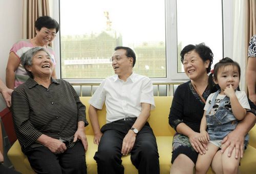 总理两次看望的李忠义大娘准备告别棚户区【3】