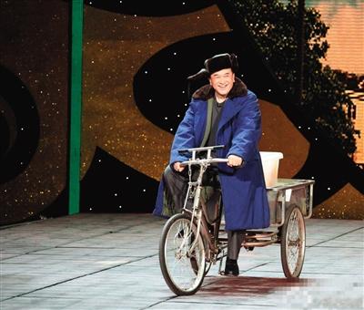 揭黄宏职业生涯:1992年以演员身份享副军级待遇