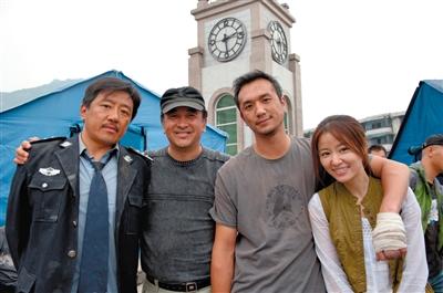 揭黄宏职业生涯:1992年以演员身份享副军级待遇