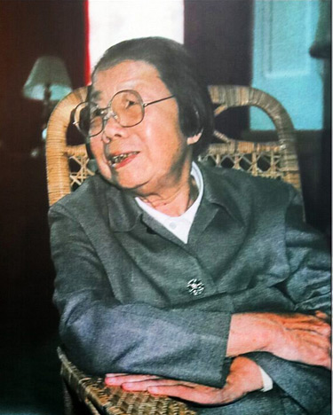 邓颖超，1934年10月，带病参加中央红军长征。