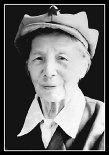 陈琮英，1934年为了追随丈夫任弼时参加战略转移，曾同四方面军指挥部&ldquo;过草地&rdquo;。