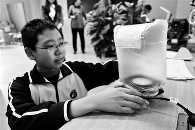 万芮霖制作的便携式空气净化器