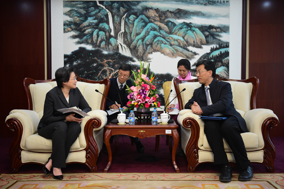 怀进鹏会见AMD全球总裁兼首席执行官苏姿丰