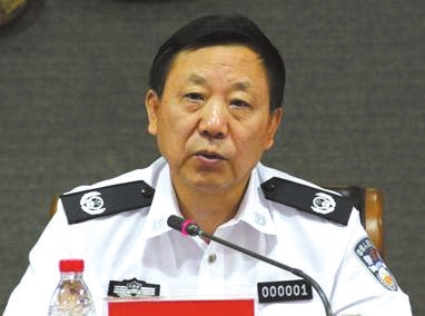 时任内蒙古自治区公安厅长的赵黎平出席警方会议时讲话。资料图片