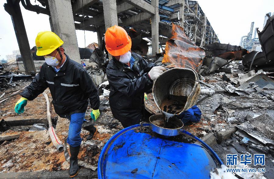 （突發事件後續報道）（3） 福建省事故聯合調查組進火場對事故原因進行調查