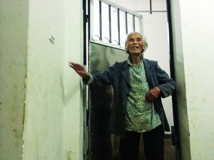 老太被儿安排住发霉潮湿地下室称&ldquo;客随主便&rdquo;（图）