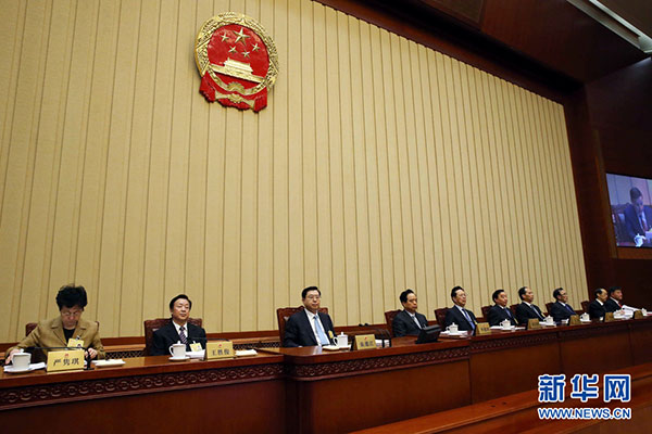  4月22日，十二届全国人大常委会第十四次会议在北京人民大会堂举行第二次全体会议。张德江委员长出席。 新华社记者 刘卫兵 摄