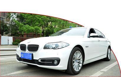 男子开宝马当专车司机 兼职收入仅够油费(图)