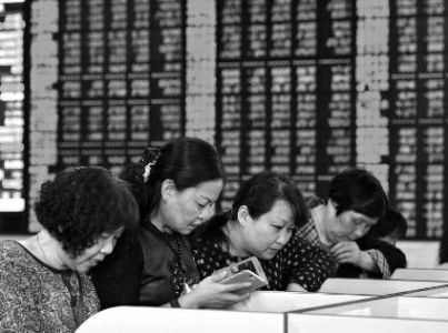 ＂牛市＂下的股民:脑子都是股票不得不看心理医生