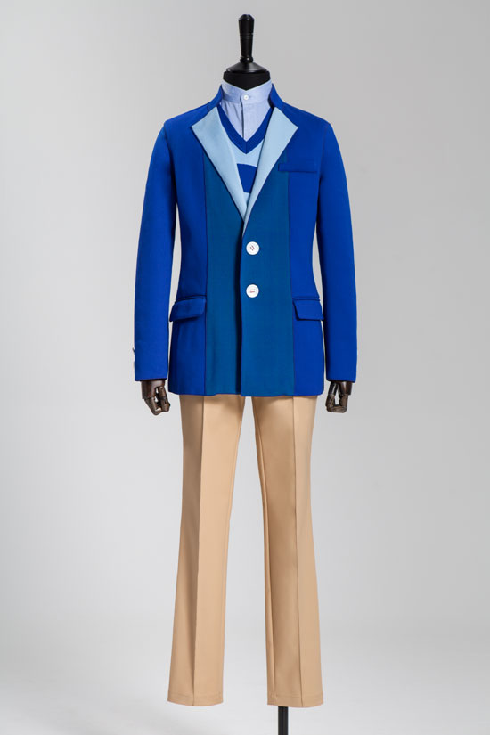 图为：2015年意大利米兰世博会中国馆志愿者男款工作服。