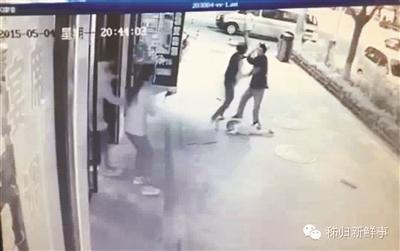 陕西被打男童家人忧孩子精神受损 称其半夜哭闹