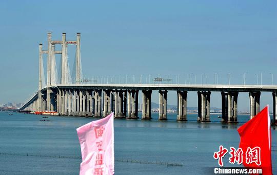 泉州湾大桥建成通车为福建最长跨海交通工程