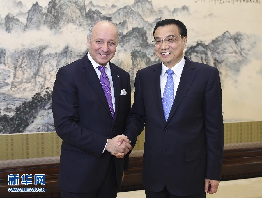 5月15日，国务院总理李克强在北京中南海紫光阁会见来华出席中法高级别人文交流机制第二次会议的法国外交与国际发展部部长法比尤斯。新华社记者 谢环驰 摄