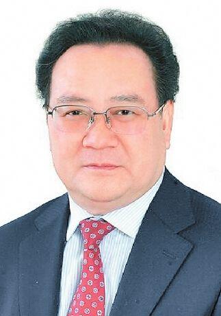 起底云南贪污百套房产院长：女儿在企业吃空饷