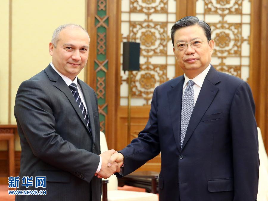 （XHDW）赵乐际会见乌兹别克斯坦多党联合考察团