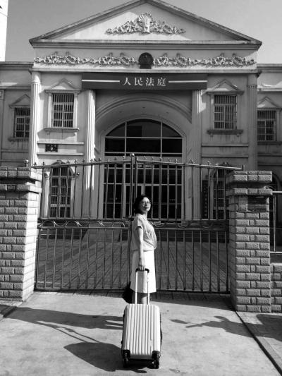 走廊医生兰越峰起诉医院 要求官复原职索赔35万