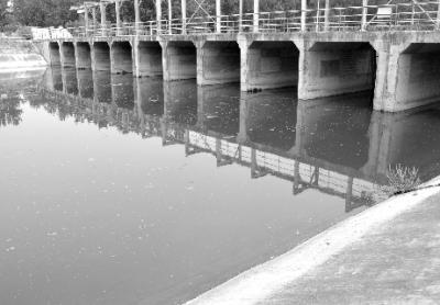 淮河支流污水處理成&ldquo;排污&rdquo; 60米深井不出幹凈水