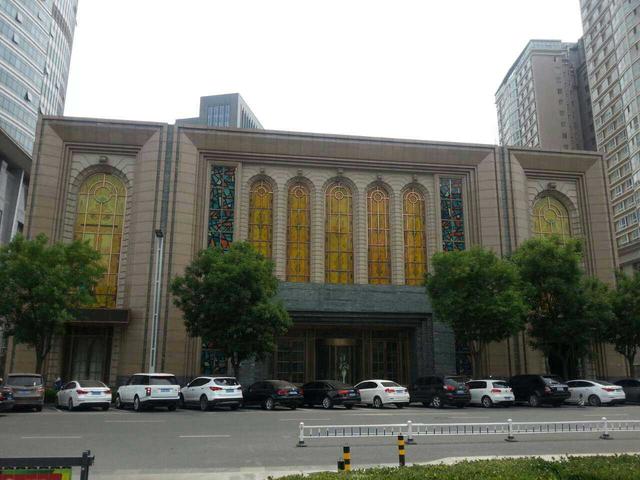 郑州皇家一号招公关小姐4500余人 分不同档次