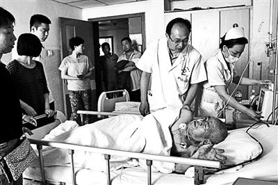 逃生老人讲述河南养老院火灾:晚上找不到服务员