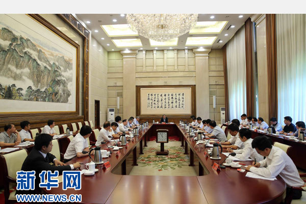 6月5日，中央统战部在北京召开非公有制经济人士建言&ldquo;十三五&rdquo;规划专题座谈会。中共中央政治局常委、全国政协主席俞正声出席会议并讲话。新华社记者刘卫兵摄