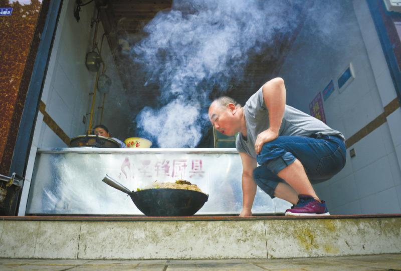 现实版&ldquo;生化危机&rdquo;！蒲江'人虫大战'