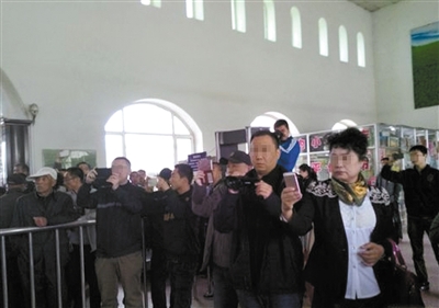 组织雇佣&ldquo;访民&rdquo;闹事干扰司法成利益链