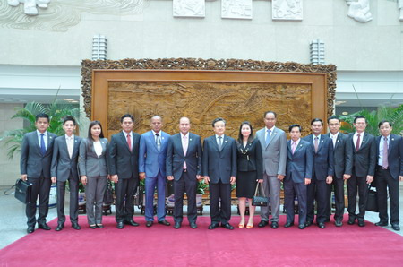 外交部副部长刘振民会见柬埔寨青年代表团