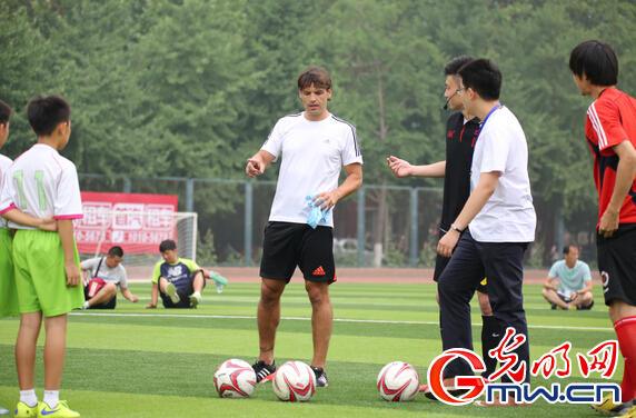 2015国年校际青少园足球教育与发展论坛在京